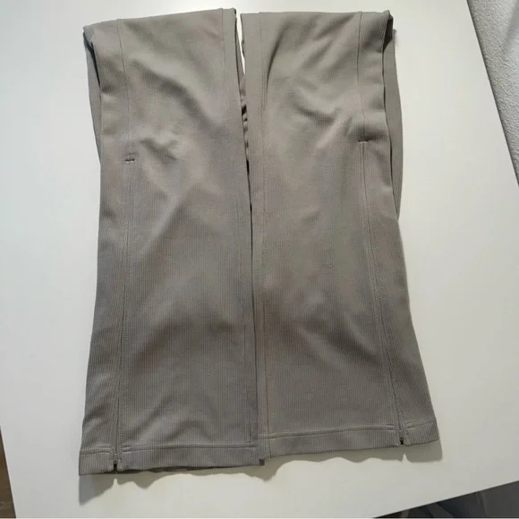 Lululemon | Softstreme Ribbed Pant | US W 4 | Riverstone - Picture 6 of 10